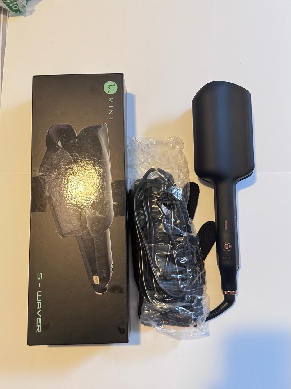 New - Mint S-Waver Styling Brush in Black